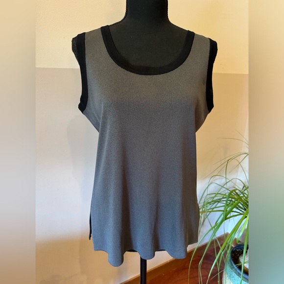 Exclusively Misook Cardigan and Tank Set Small - Picture 5 of 11